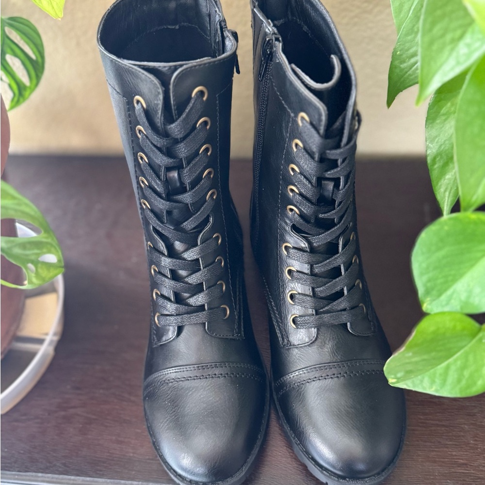 Black Calf Lace-Up Women's Boots